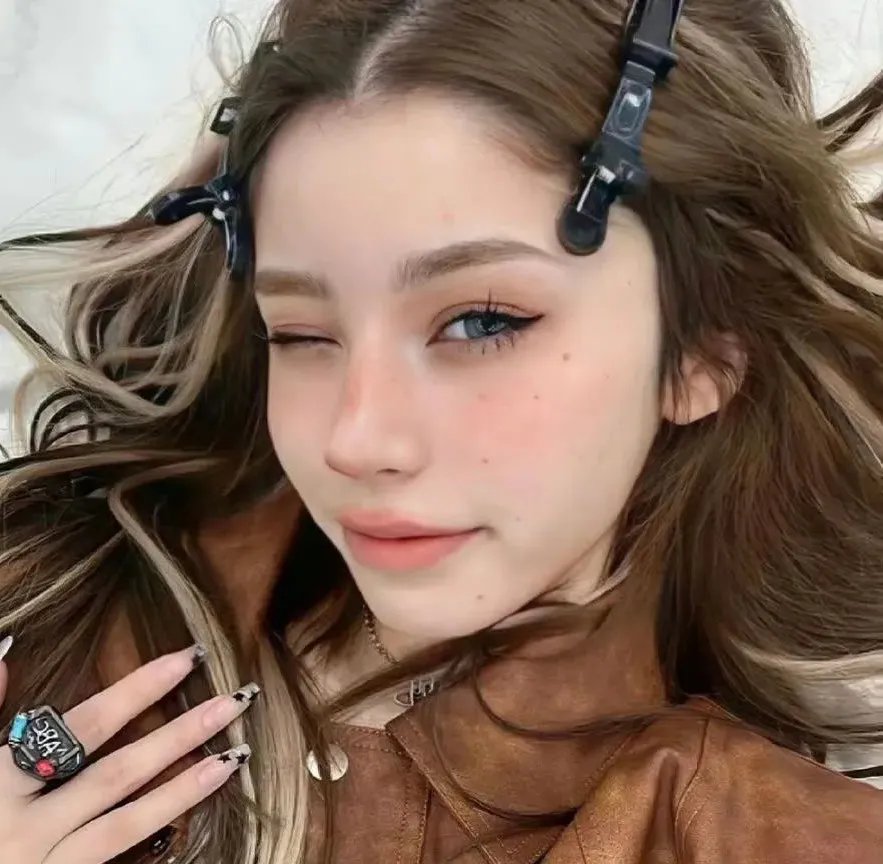 穷街艳女